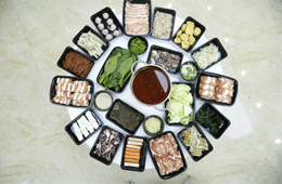 火鍋料新賣法：搭配燒烤、凈菜、鹵鴨，走“終端店+超市店中店”