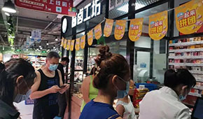 把廚房搬進超市，跟餐飲店搶生意，預制菜成零售企業“引流利器”